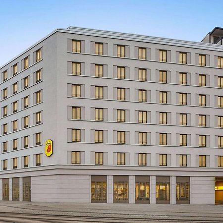Super 8 By Wyndham Chemnitz Hotel Bagian luar foto
