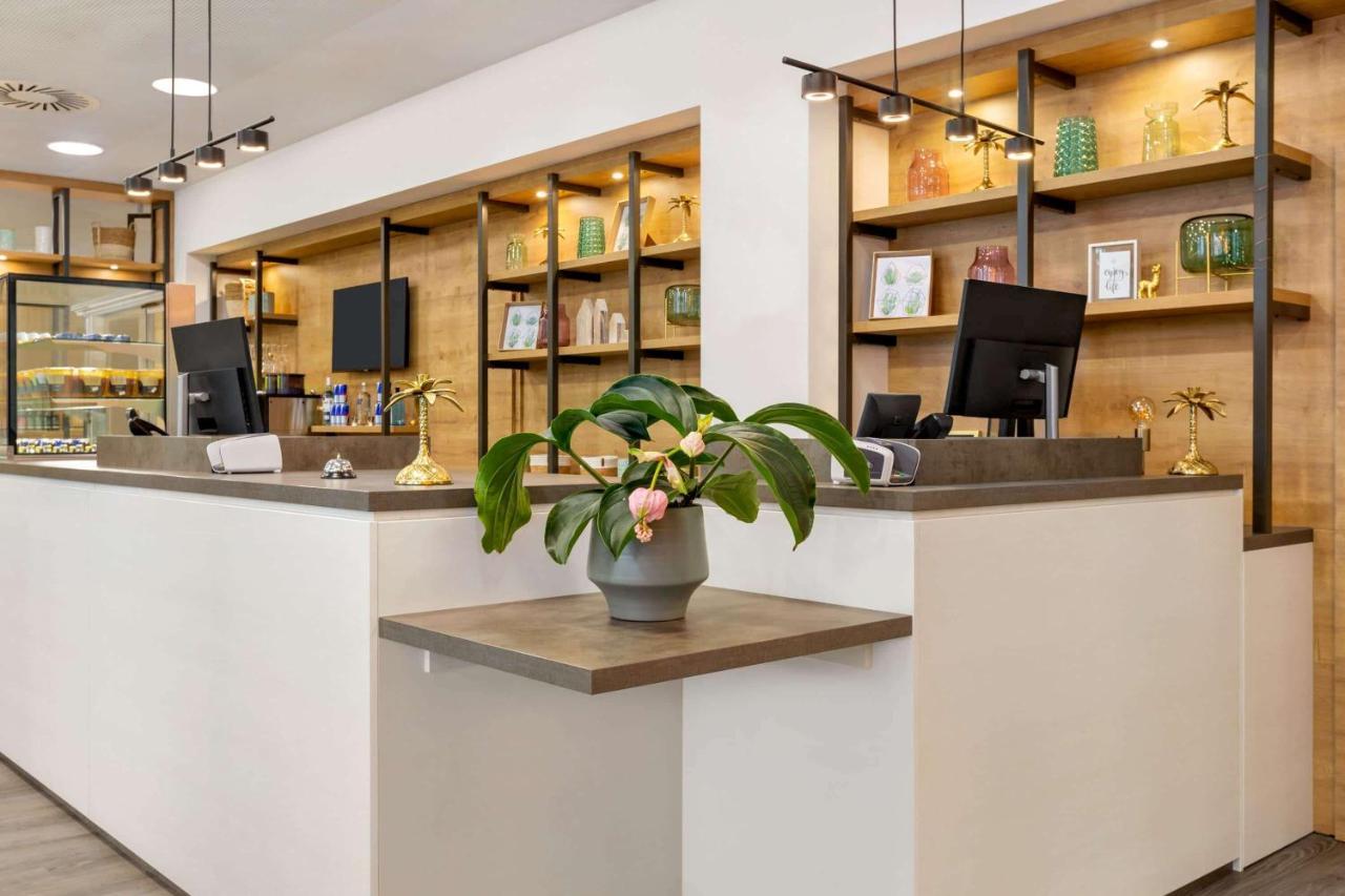 Super 8 By Wyndham Chemnitz Hotel Bagian luar foto