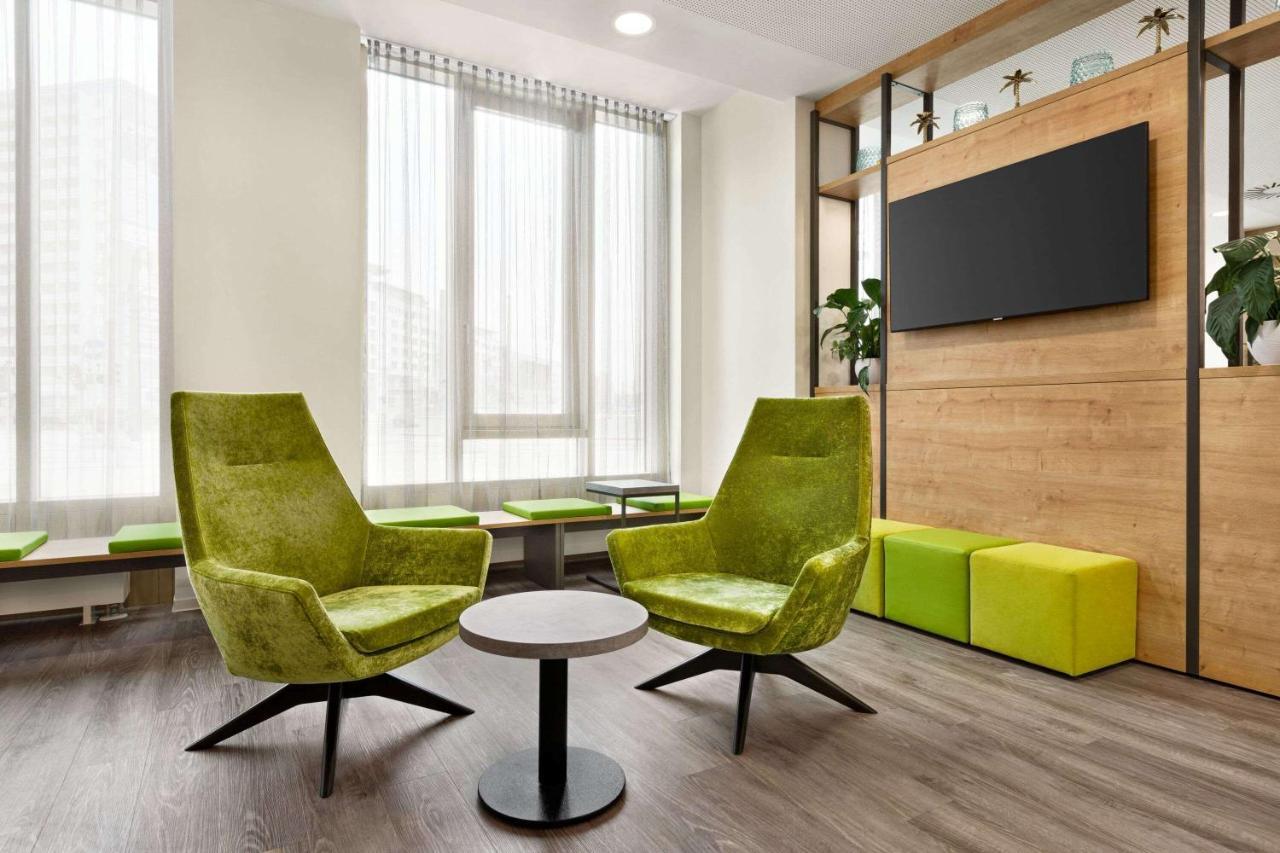 Super 8 By Wyndham Chemnitz Hotel Bagian luar foto