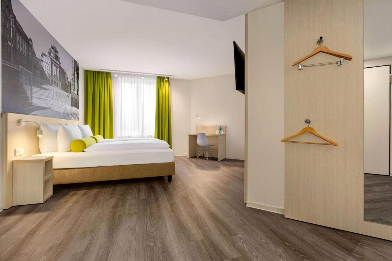 Super 8 By Wyndham Chemnitz Hotel Bagian luar foto